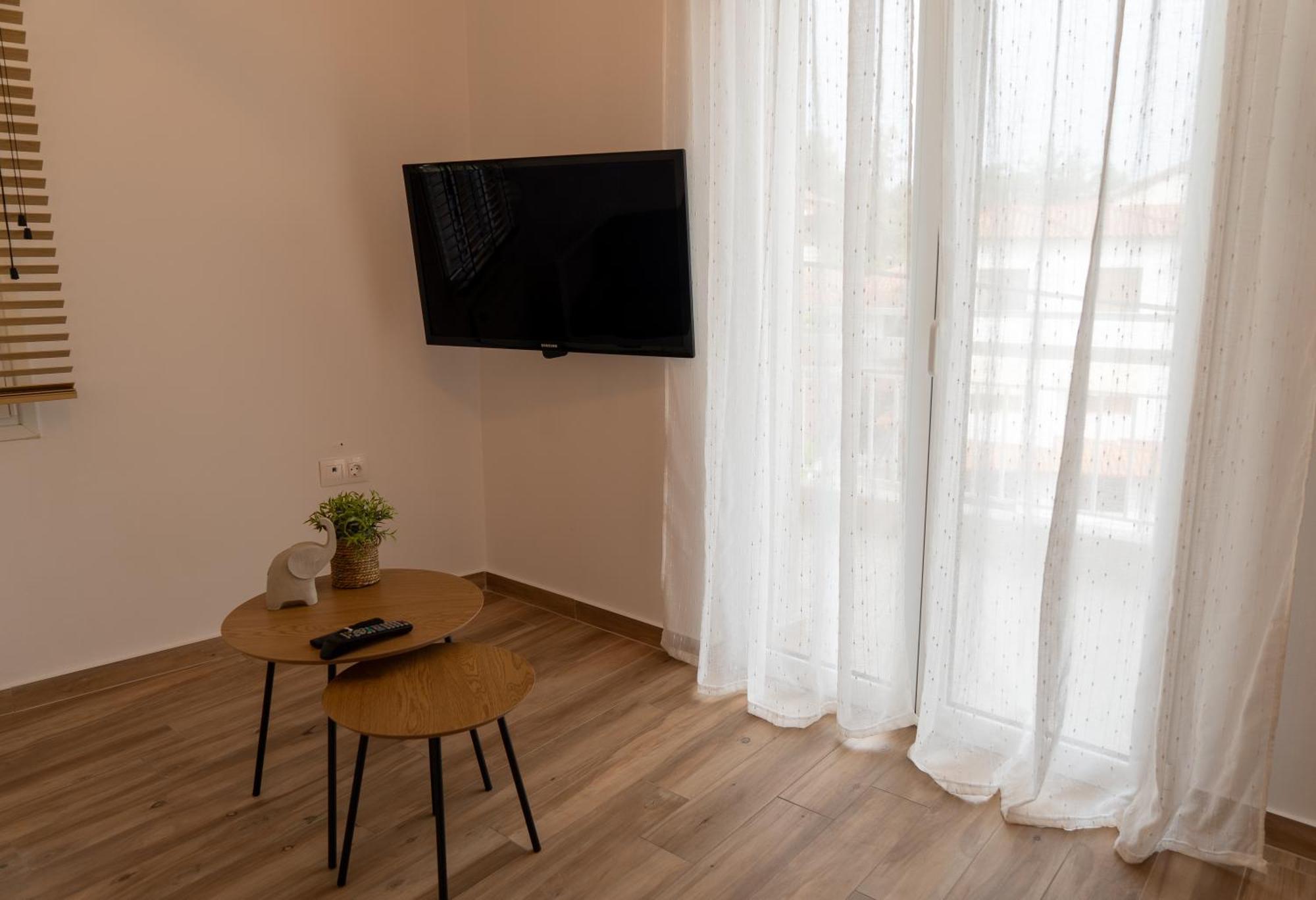 Ophelia - New Modern Apartment With Spectacular Olympus View リトコロン エクステリア 写真